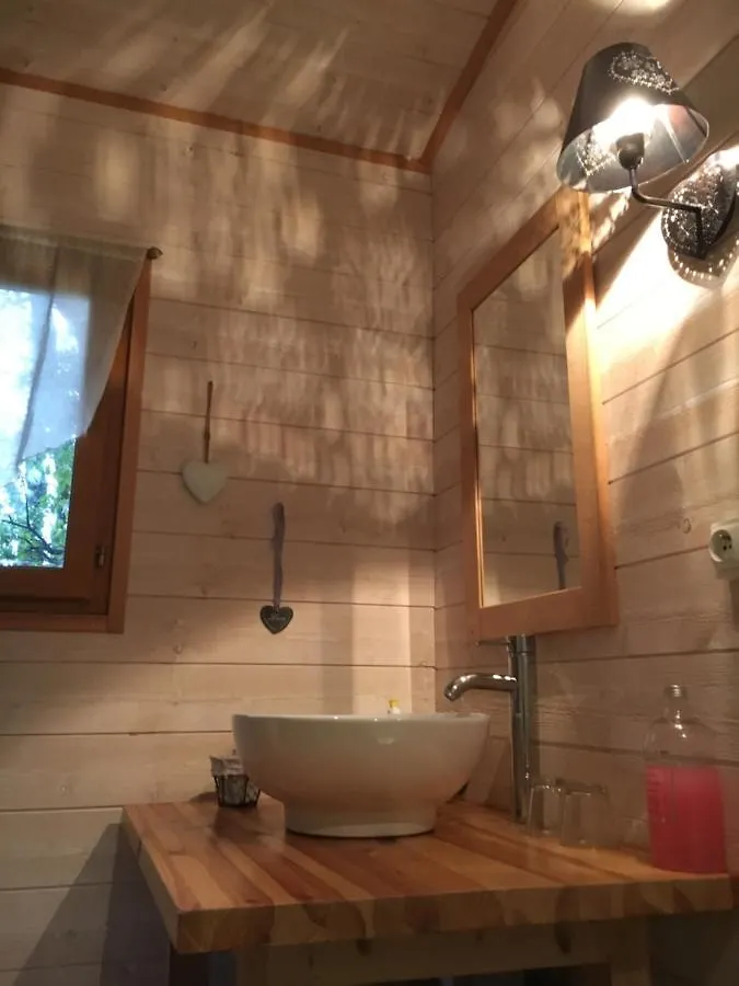 La Cabane Des Amoureux Barjols Bed & Breakfast